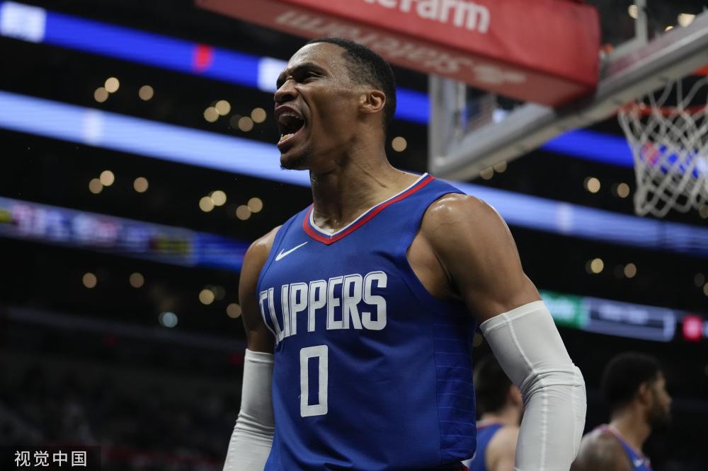 站位更加靠 站位更加靠