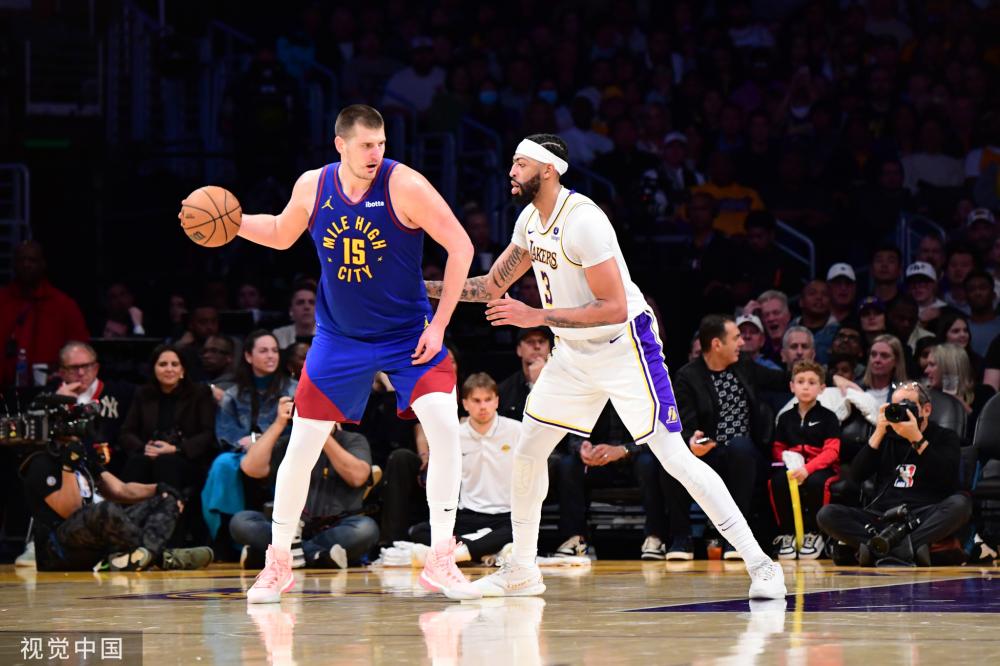 防守两端都 防守两端都