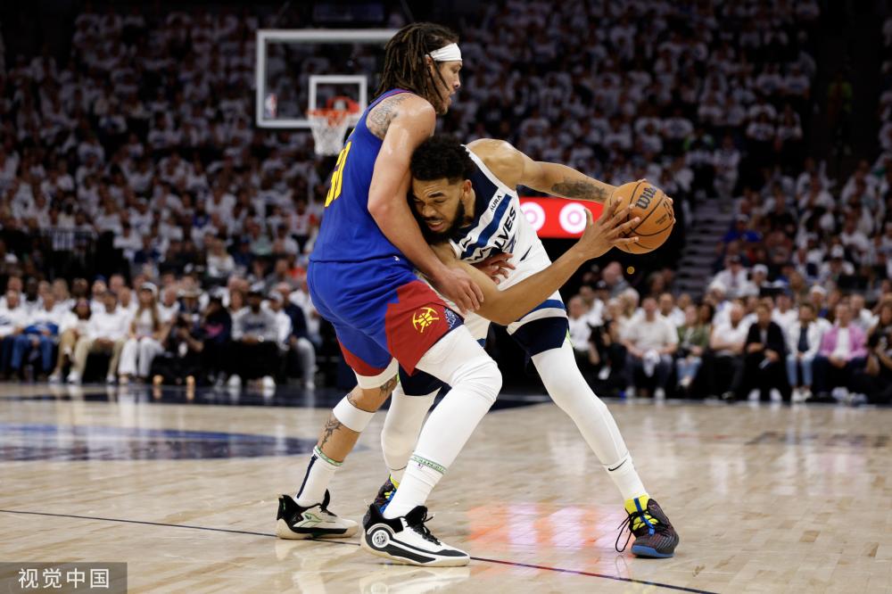 受膝伤和手 受膝伤和手