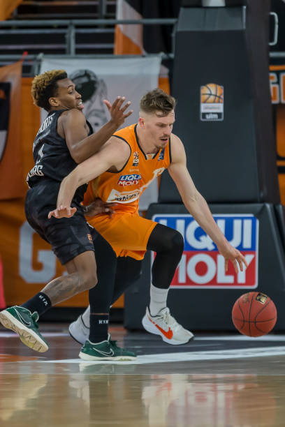 季后赛中 季后赛中